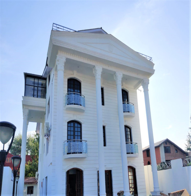Hotel Oriental Mansion Home